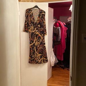 Looks like versace dress